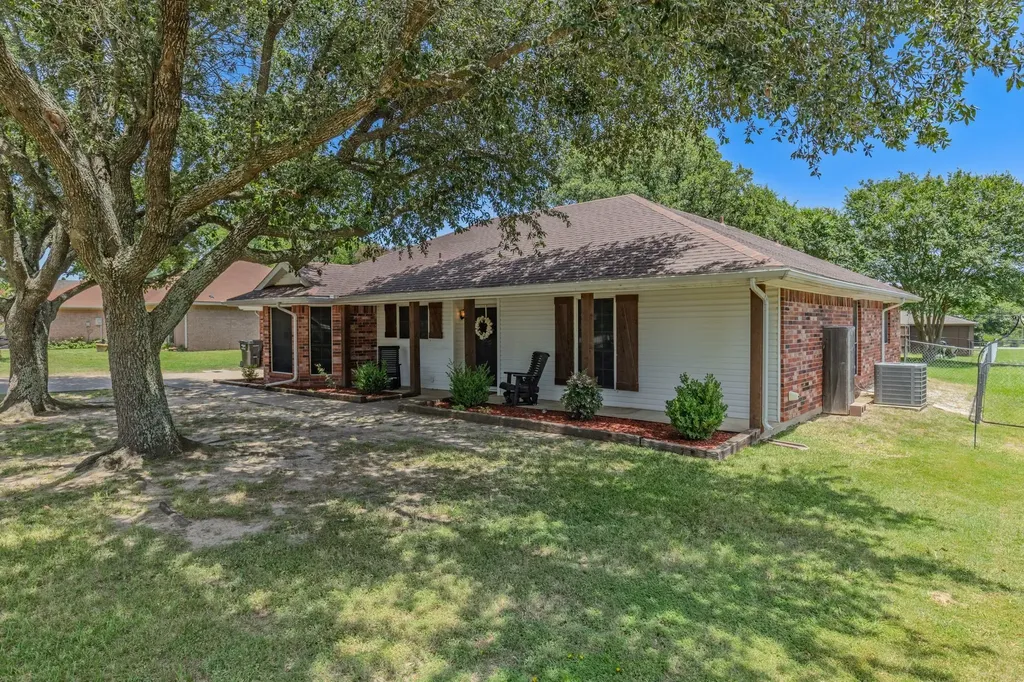 121 Curtis Lane Quinlan TX 75474