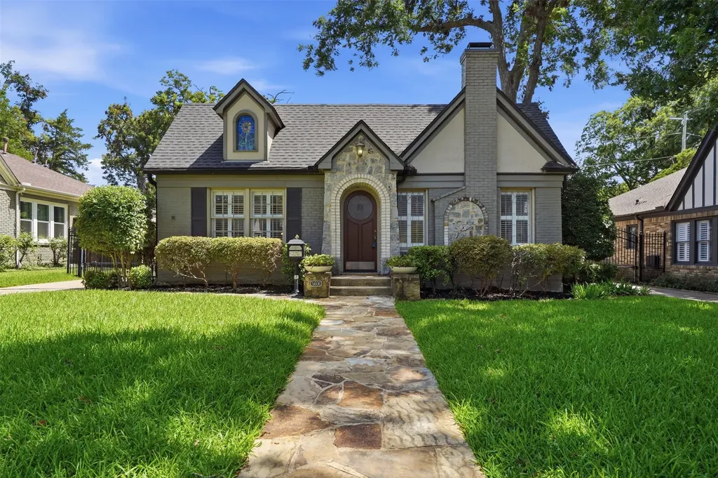 Dallas TX, 5606 Mercedes Avenue