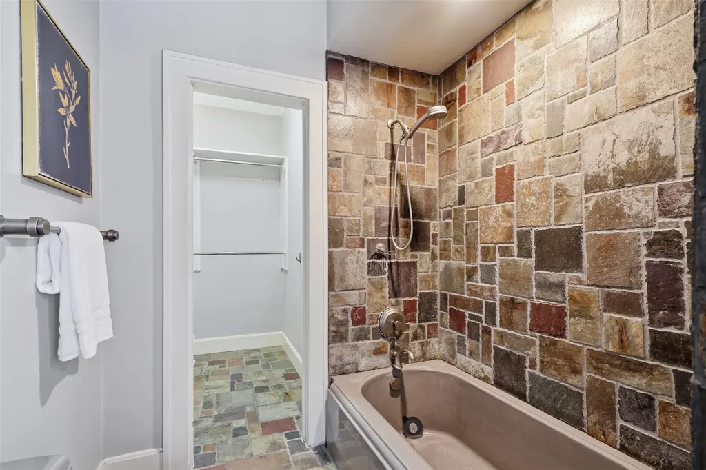 5606 Mercedes Avenue Dallas TX 75206