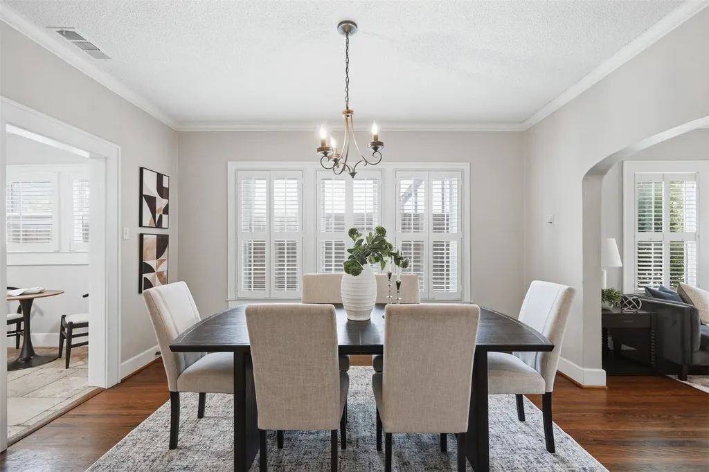 5606 Mercedes Avenue Dallas TX 75206