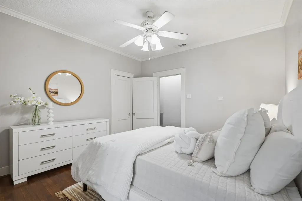 5606 Mercedes Avenue Dallas TX 75206