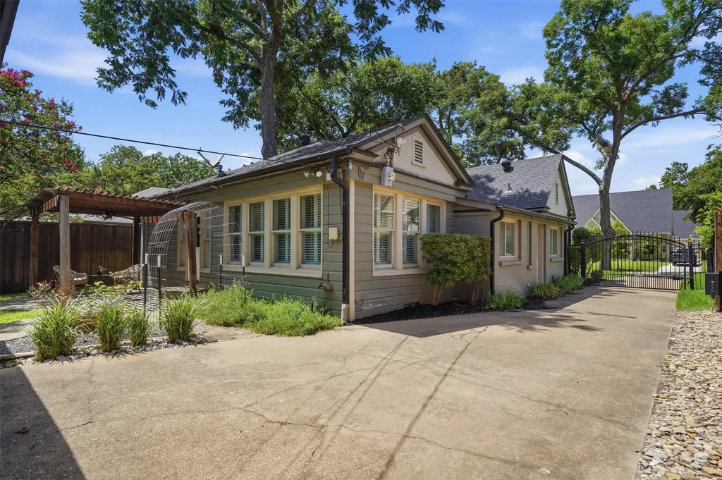 5606 Mercedes Avenue Dallas TX 75206