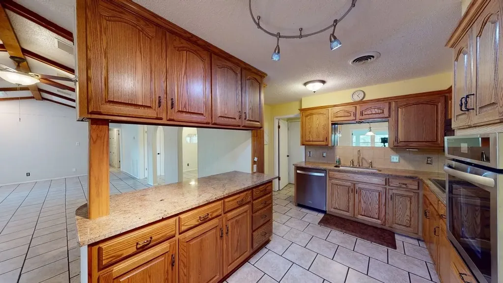 115 Parkview Brady TX 76825