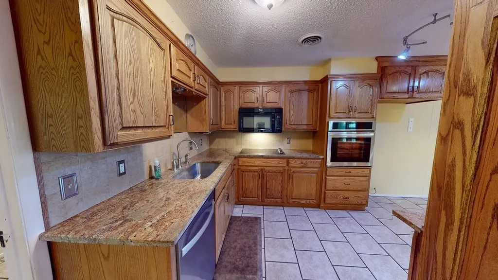 115 Parkview Brady TX 76825