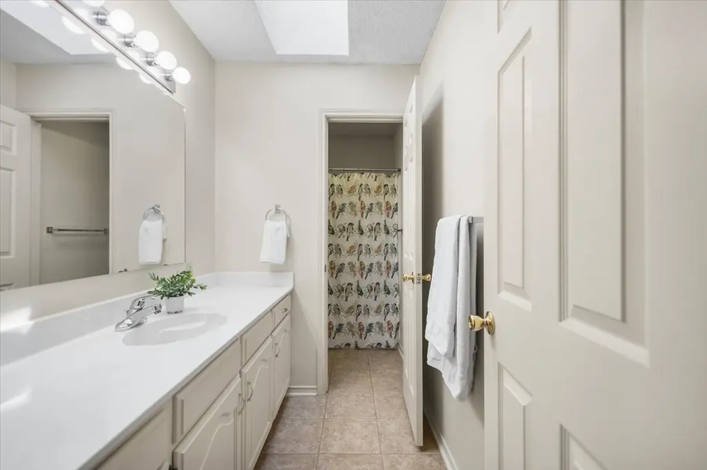 2824 Crestview Avenue Tyler TX 75701