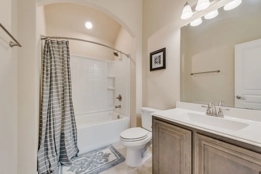 102 Cimmaron Court Alvarado TX 76009