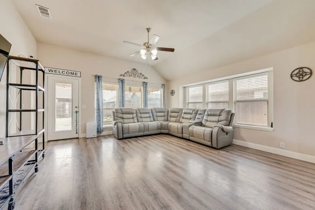 102 Cimmaron Court Alvarado TX 76009