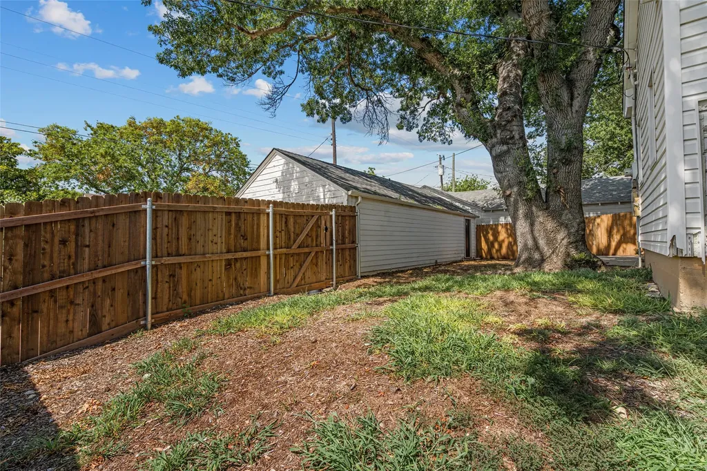 3901 Linden Avenue Fort Worth TX 76107