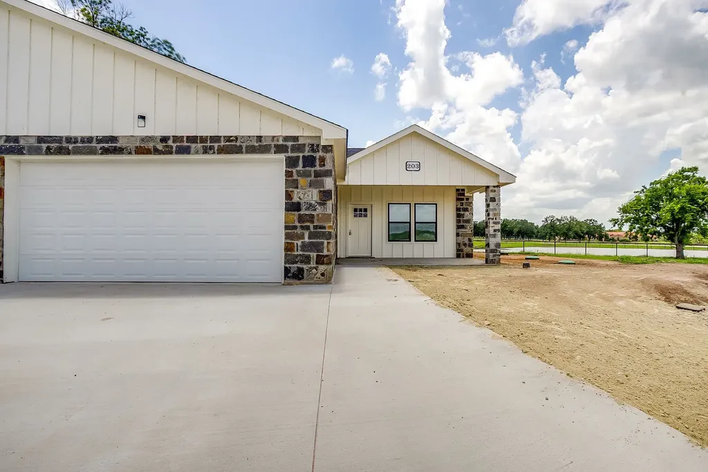 133 Winners Circle Unit #103 Weatherford TX 76087