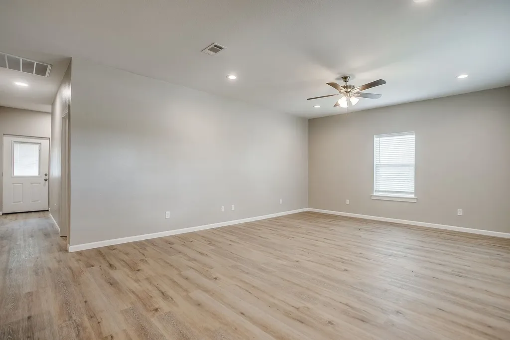 133 Winners Circle Unit #103 Weatherford TX 76087