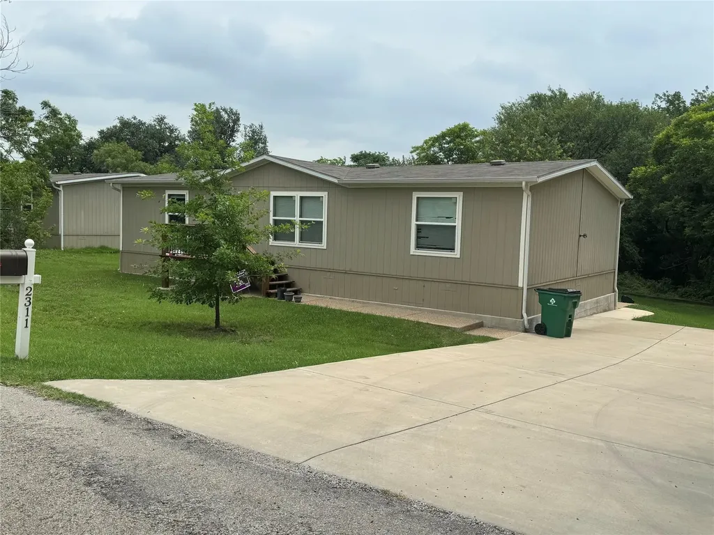 2311 Del Prado Drive Granbury TX 76048