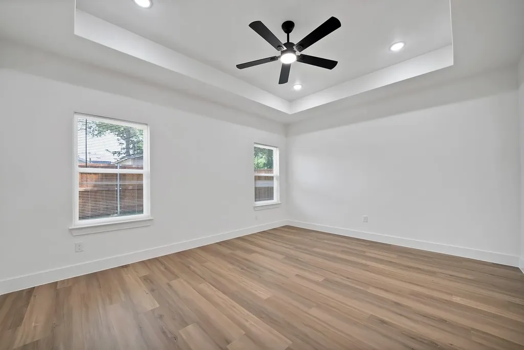 1021 E Richmond Avenue Fort Worth TX 76104