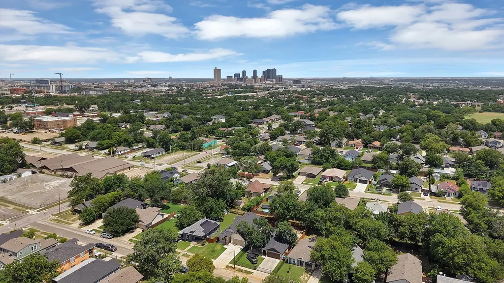 1021 E Richmond Avenue Fort Worth TX 76104