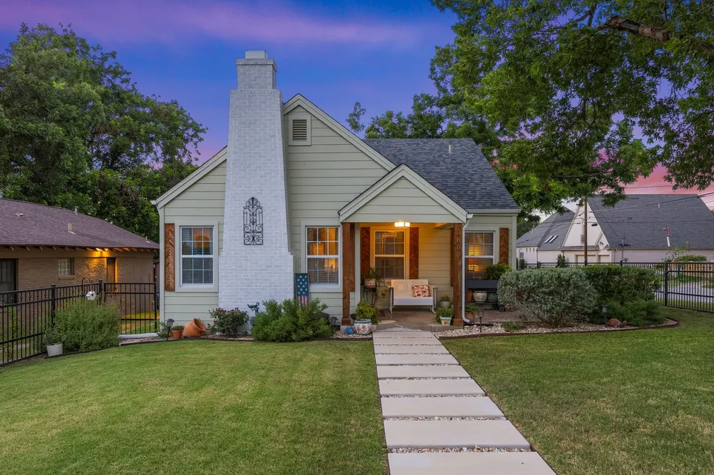 3800 W 6th Street Fort Worth TX 76107