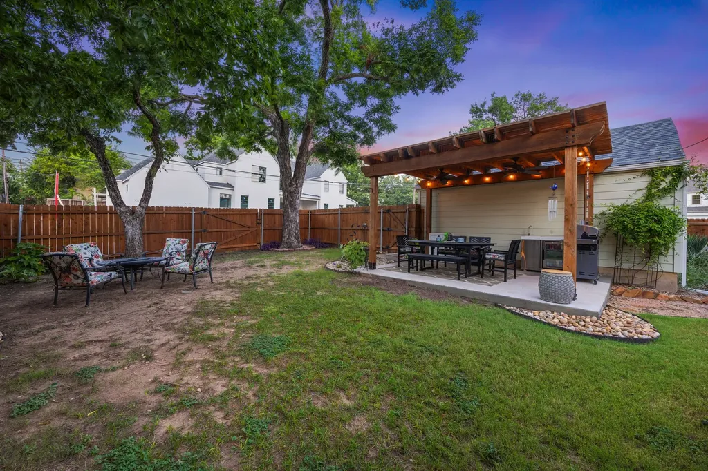 3800 W 6th Street Fort Worth TX 76107
