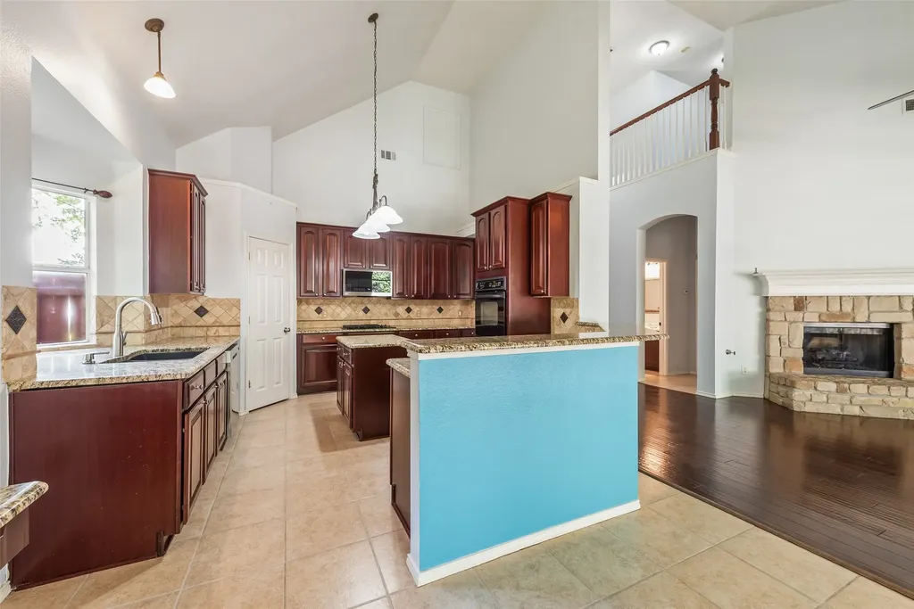 7921 Stansfield Drive Fort Worth TX 76137