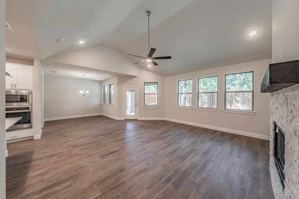 241 Gardenia Drive Azle TX 76020