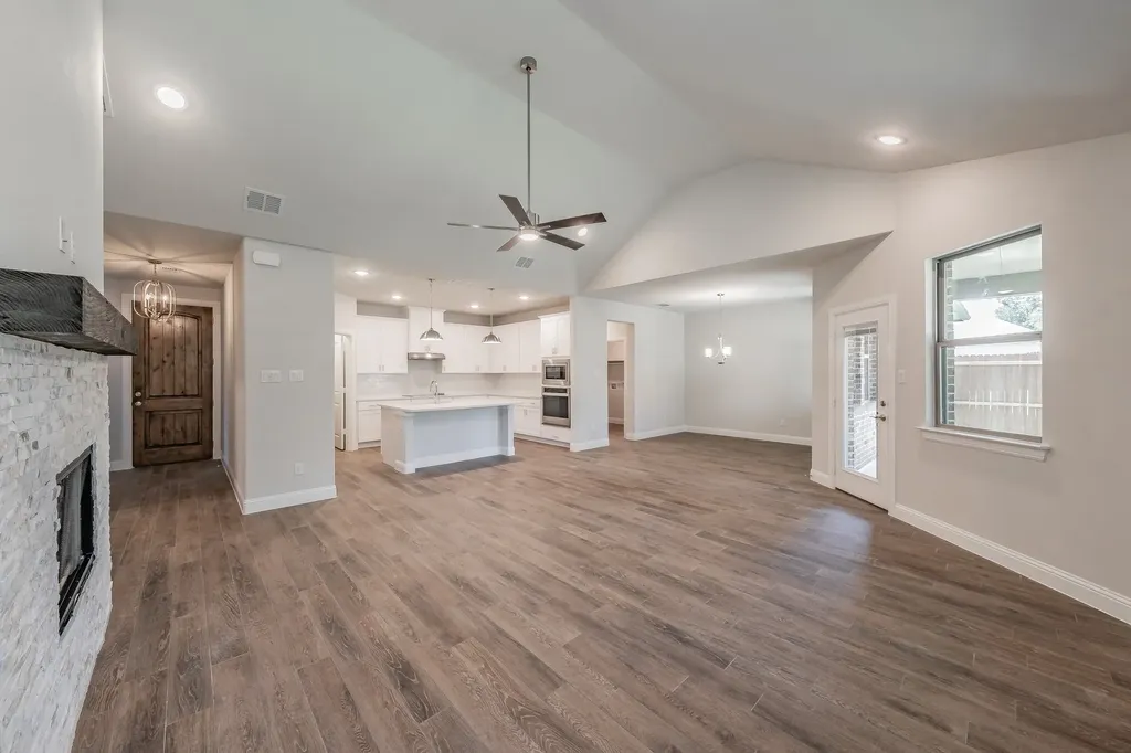 241 Gardenia Drive Azle TX 76020