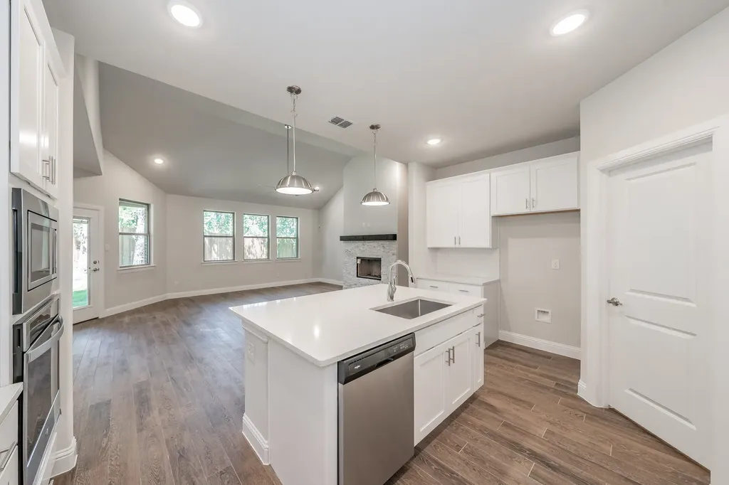 241 Gardenia Drive Azle TX 76020