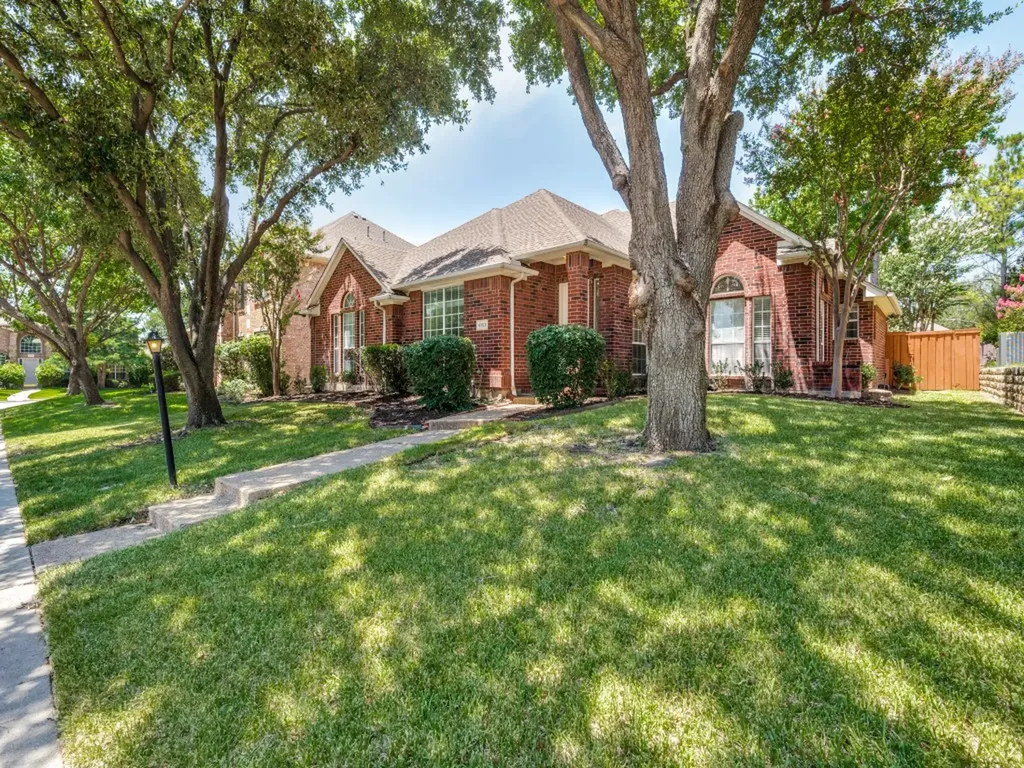 9703 Raven Lane Irving TX 75063