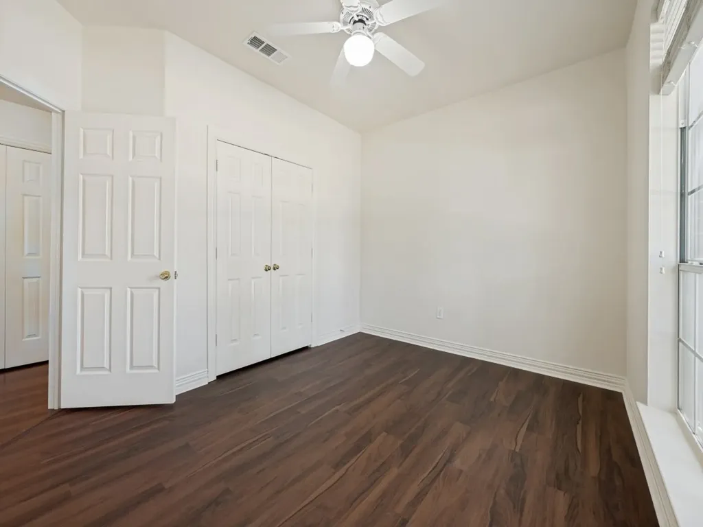 9703 Raven Lane Irving TX 75063