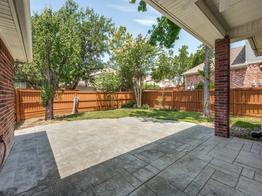 9703 Raven Lane Irving TX 75063