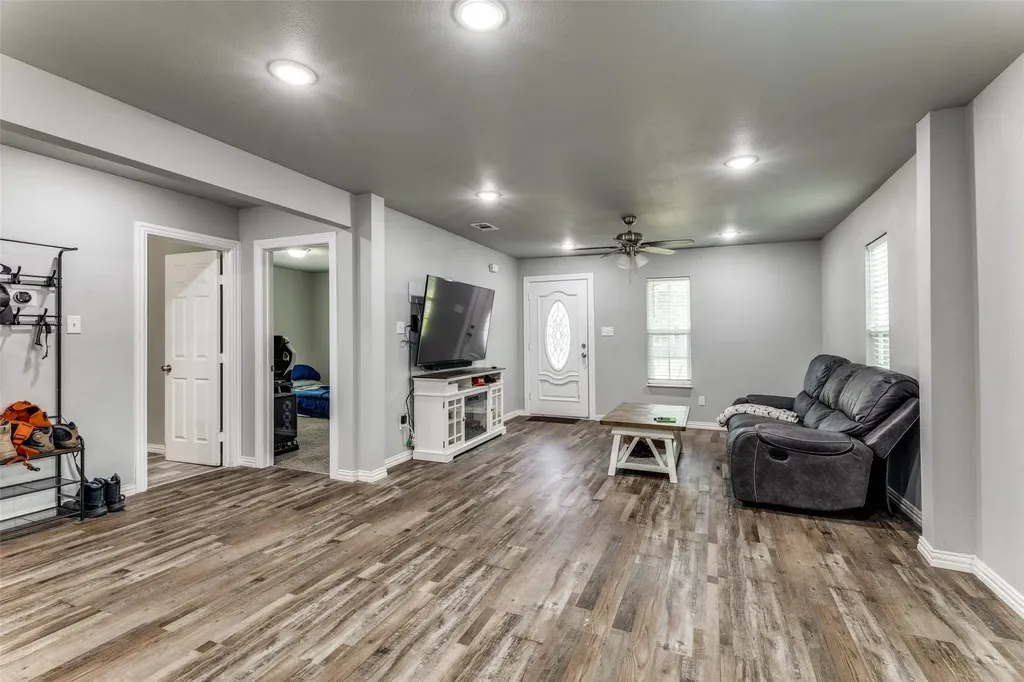 2805 Springdale Road Fort Worth TX 76111