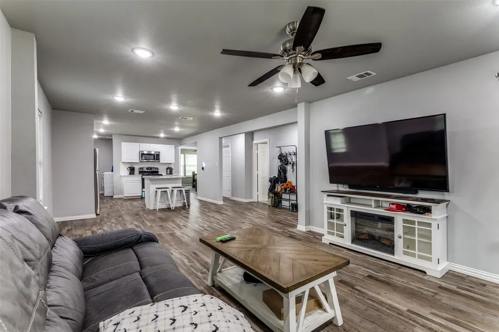 2805 Springdale Road Fort Worth TX 76111