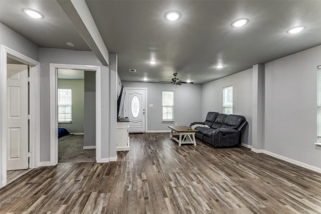 2805 Springdale Road Fort Worth TX 76111