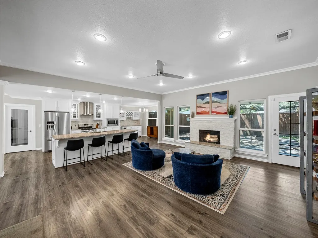3115 Walnut Hill Lane Dallas TX 75229