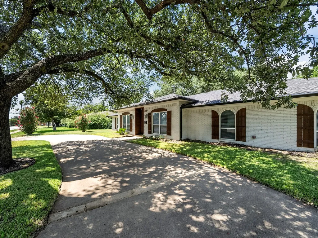 3115 Walnut Hill Lane Dallas TX 75229
