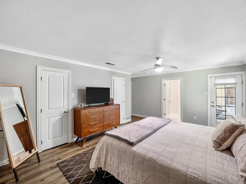3115 Walnut Hill Lane Dallas TX 75229