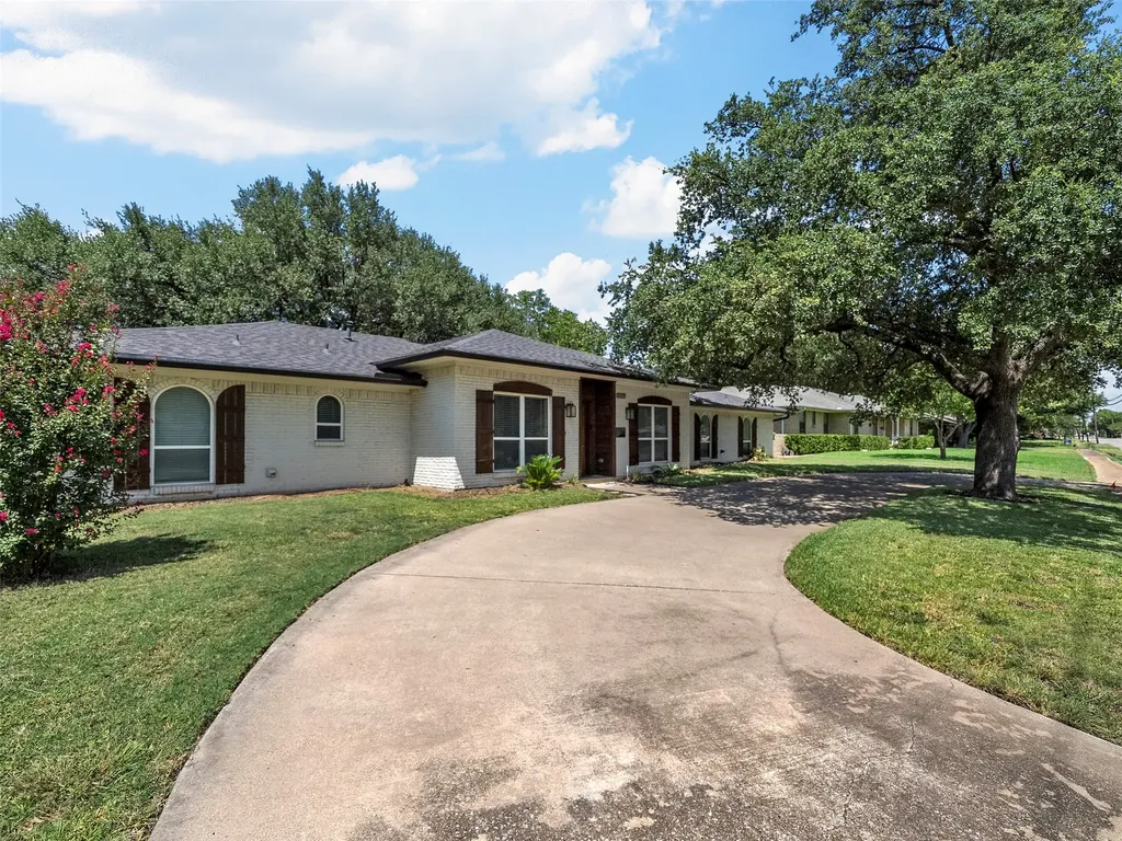 3115 Walnut Hill Lane Dallas TX 75229