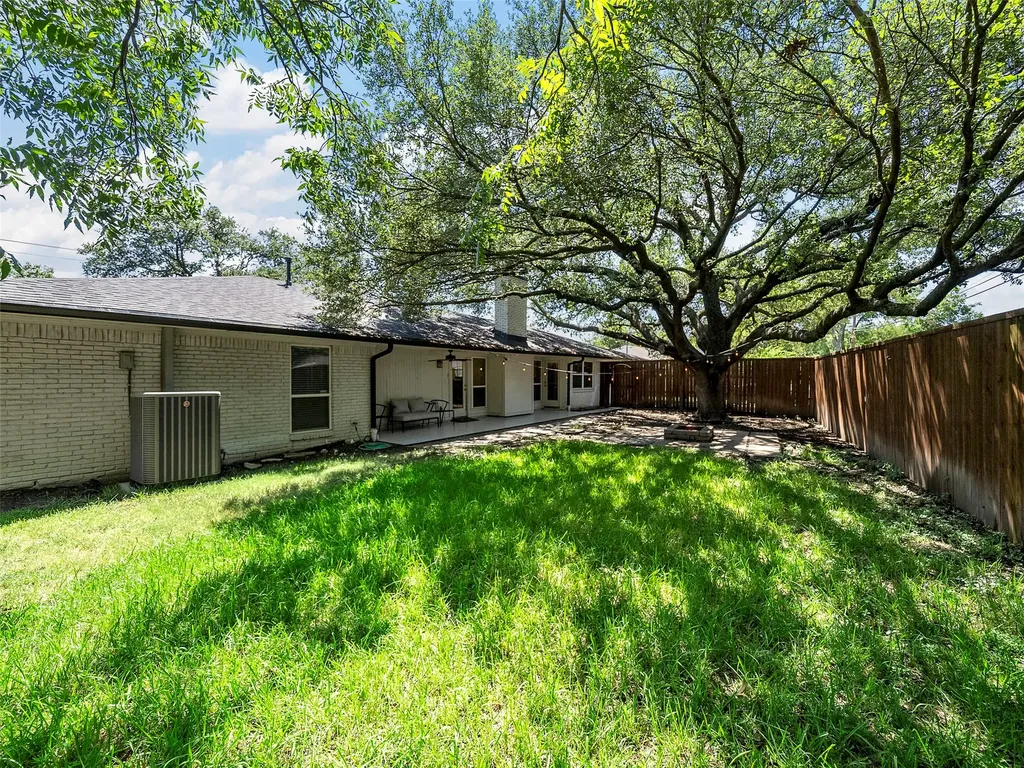 3115 Walnut Hill Lane Dallas TX 75229