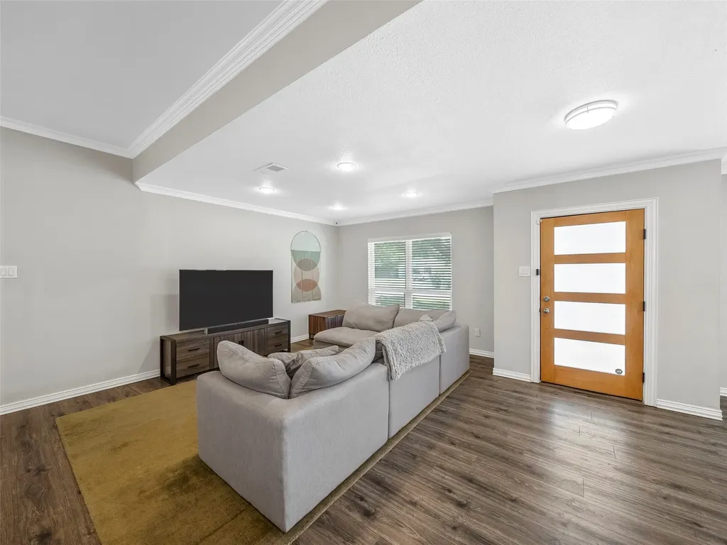 3115 Walnut Hill Lane Dallas TX 75229