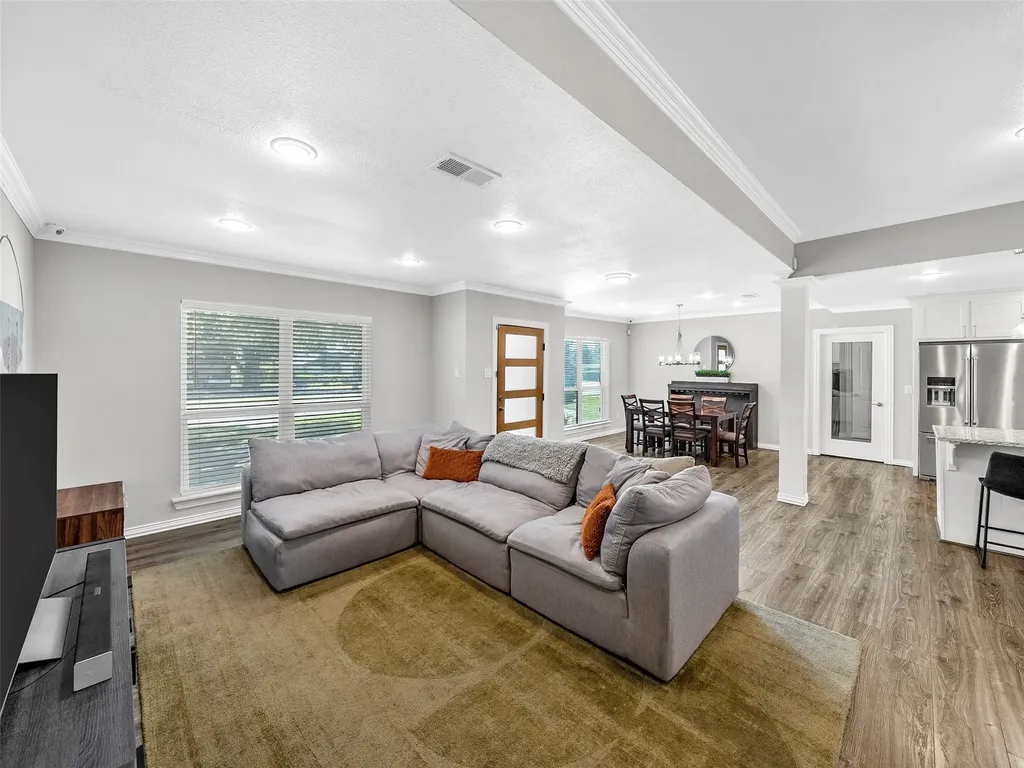 3115 Walnut Hill Lane Dallas TX 75229