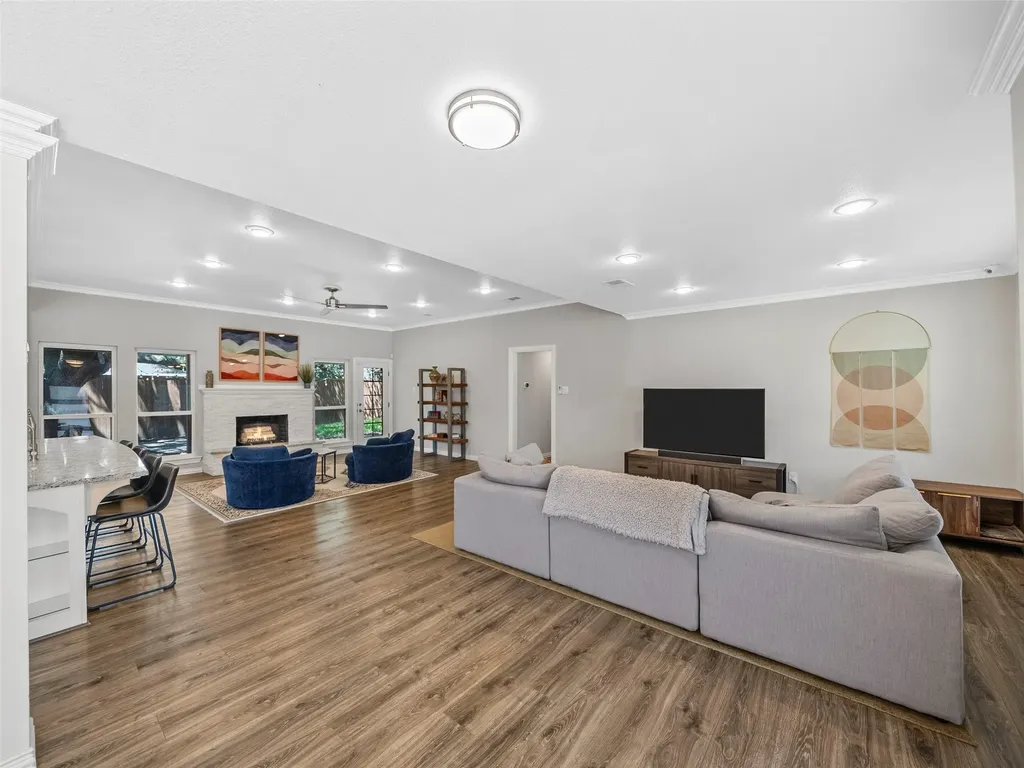 3115 Walnut Hill Lane Dallas TX 75229