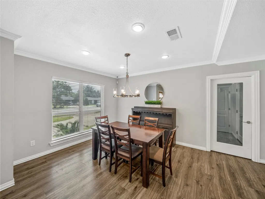 3115 Walnut Hill Lane Dallas TX 75229