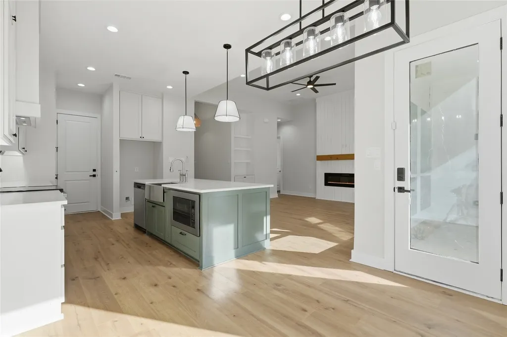4323 Metropolitan Avenue Dallas TX 75210