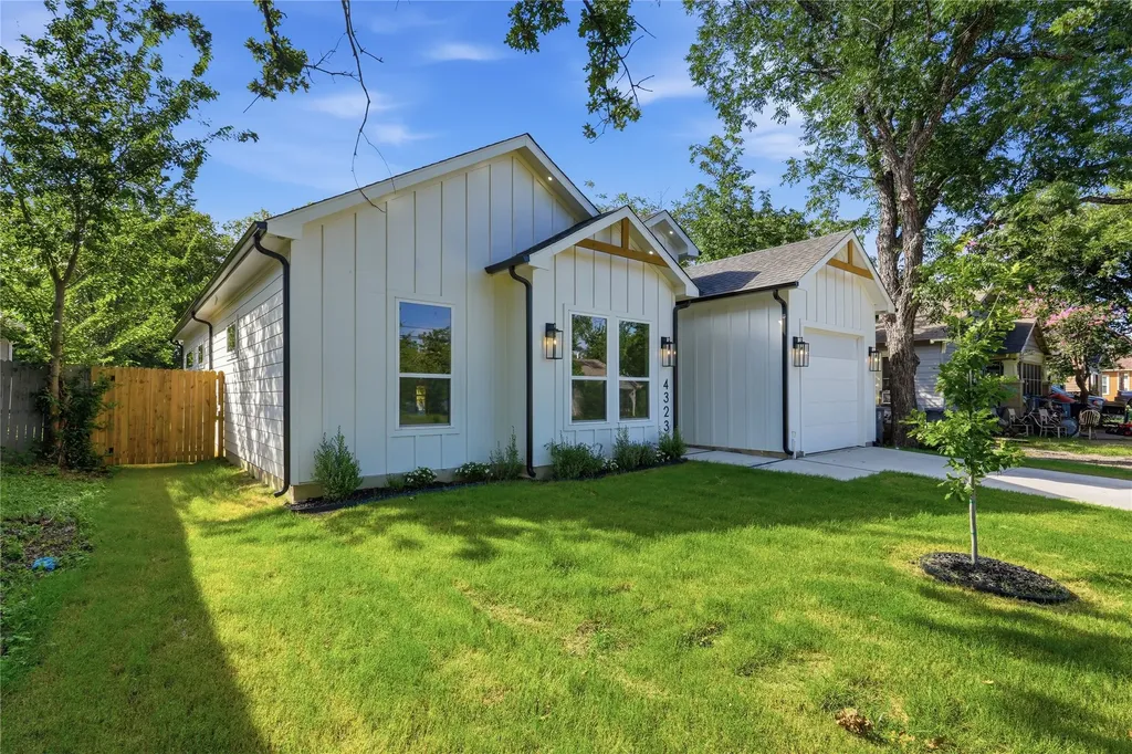 4323 Metropolitan Avenue Dallas TX 75210