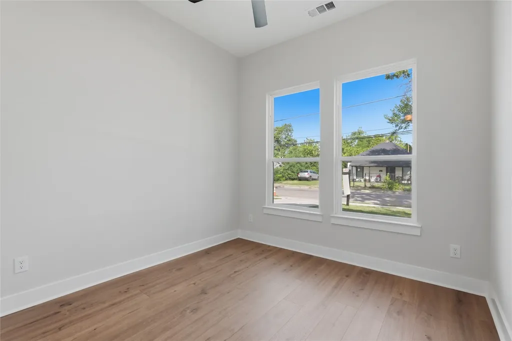 4323 Metropolitan Avenue Dallas TX 75210