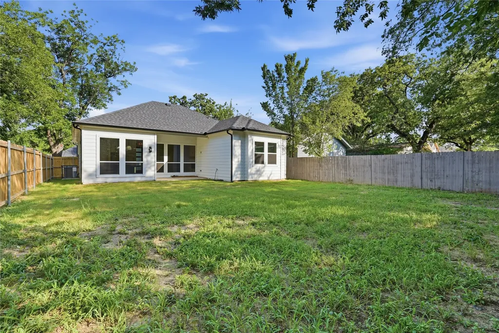 4323 Metropolitan Avenue Dallas TX 75210