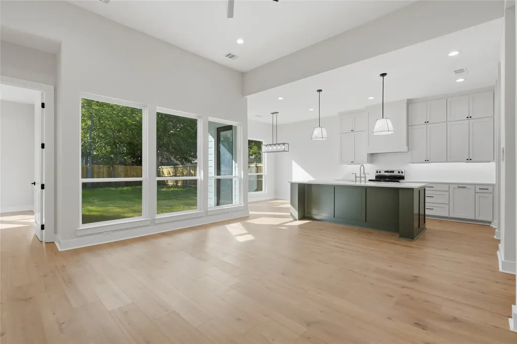 4323 Metropolitan Avenue Dallas TX 75210