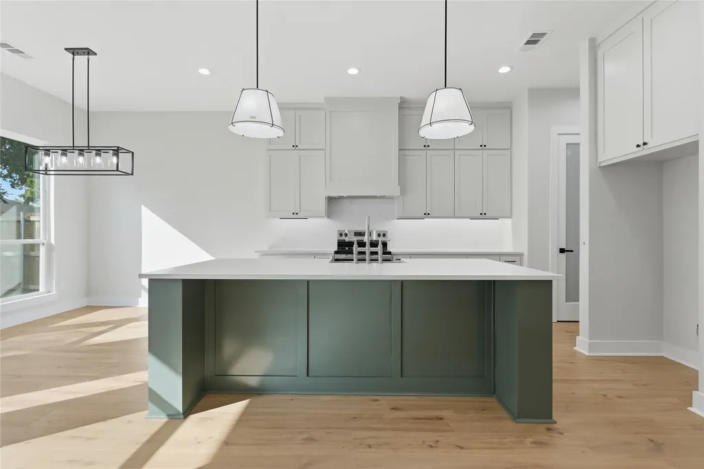4323 Metropolitan Avenue Dallas TX 75210