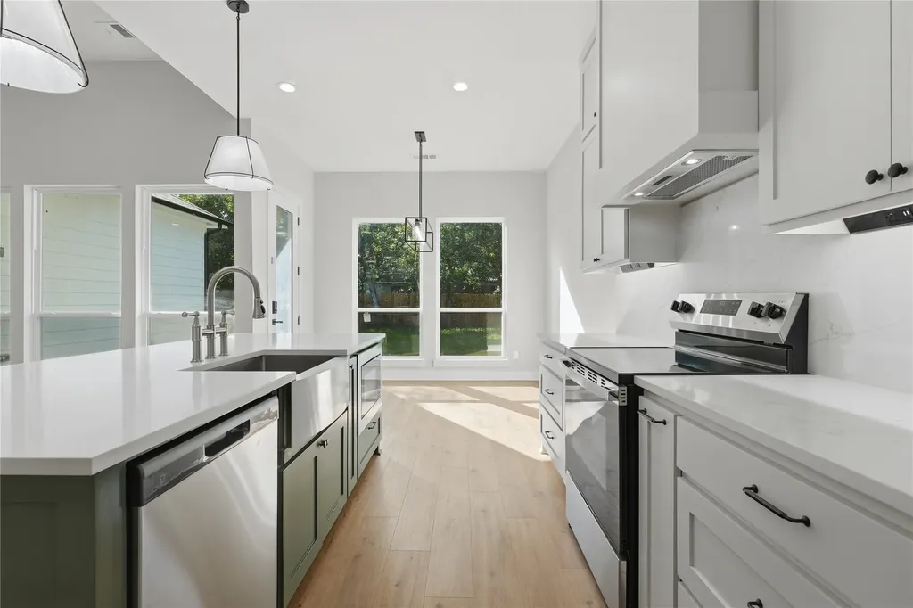 4323 Metropolitan Avenue Dallas TX 75210