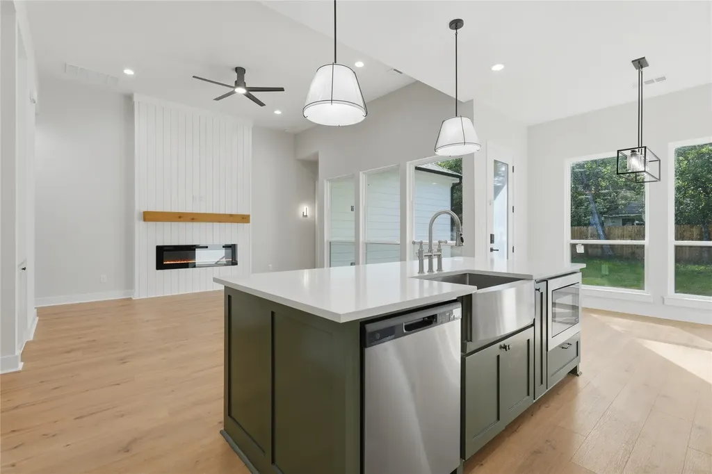 4323 Metropolitan Avenue Dallas TX 75210