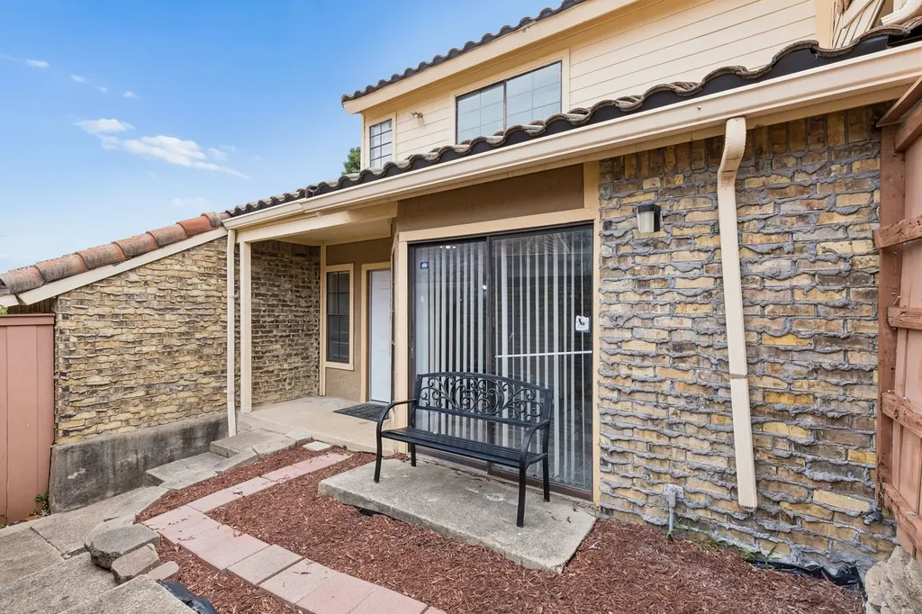 4236 Cuesta Drive Irving TX 75038