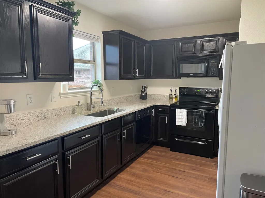 233 Irick Court Aubrey TX 76227