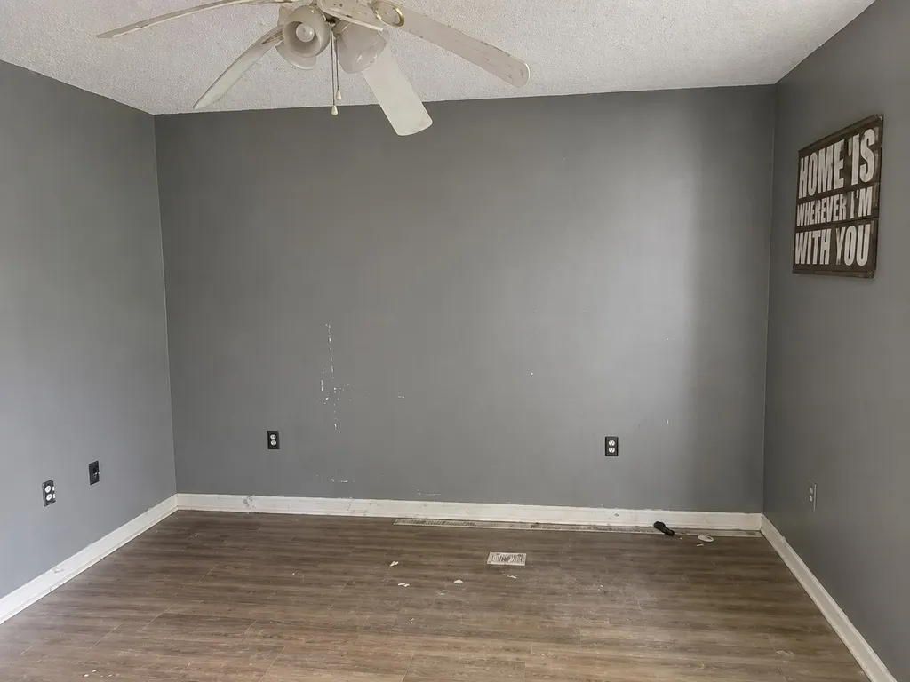 2603 E Avenue B Hooks TX 75561