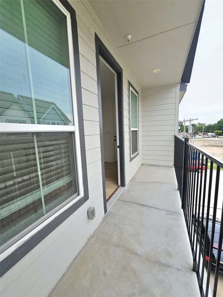 206 S Village Way Lewisville TX 75057